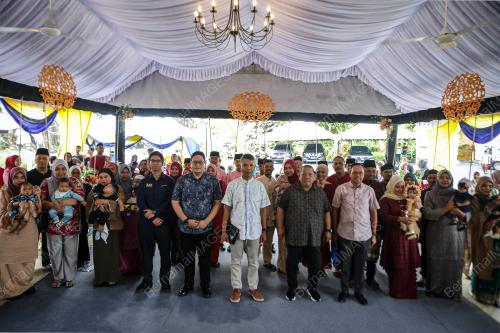 ADAT BERENDOI