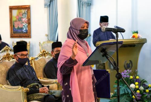 WAN BADARIAH WAN SAAD