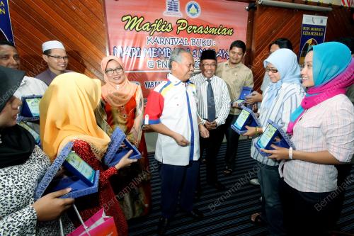 PR01_26022013_KARNIVAL_BUKU