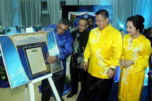 PR01_27092014_SANTAPAN_MALAM