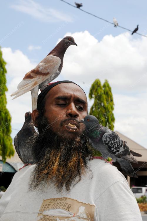 PR01_28042015_PENCINTA_BURUNG