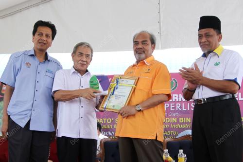 PR01_31102015_HARI_PELADANG