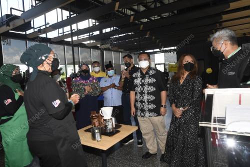 STARBUCKS PANDU LALU KANGAR JAYA
