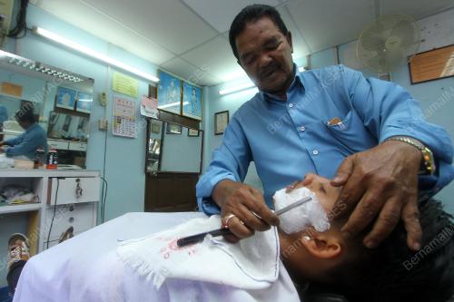 TUKANG GUNTING RAMBUT TUANKU RAJA PERLIS