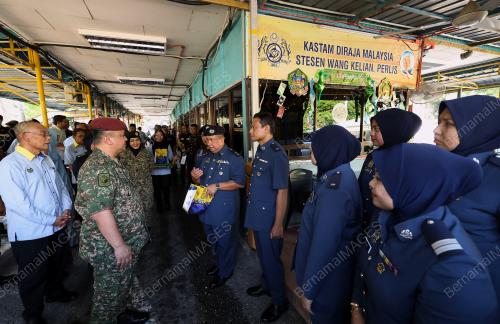 TUANKU SYED FAIZUDDIN PUTRA JAMALULLAIL