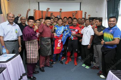 PROF DATUK DR. AHMAD REDZUAN ABD RAHMAN