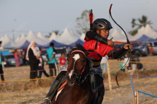 PEMANAH BERKUDA