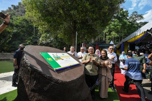 TUANKU SYED FAIZUDDIN PUTRA JAMALULLAIL
