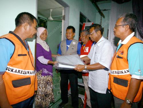 PR02_07062012_BANTUAN_RIBUT