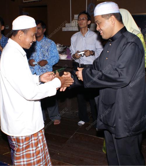 BERBUKA PUASA