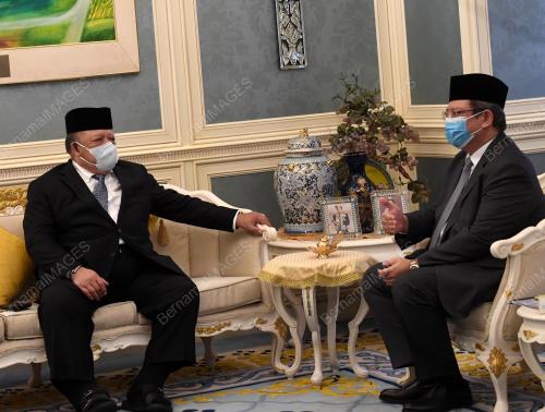TUANKU SYED SIRAJUDDIN PUTRA JAMALULLAIL
