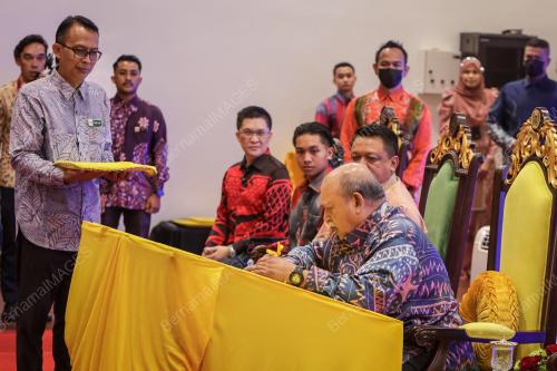 TUANKU SYED SIRAJUDDIN JAMALULLAIL