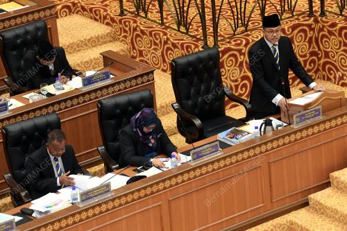 DATUK SERI AZLAN MAN