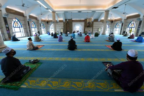 SOLAT JUMAAT DI KUALA PERLIS