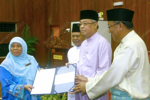 PR02_14012011_BANTUAN_KOPERASI