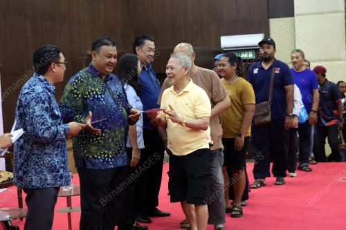 DATUK AZMAN ABIDIN