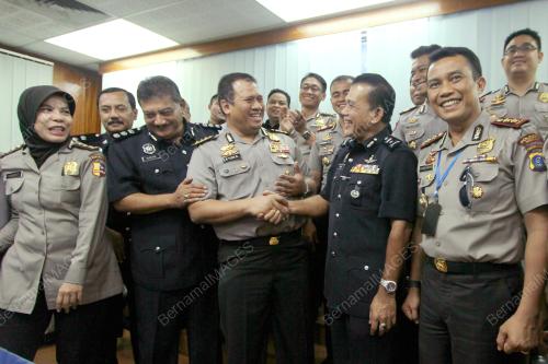 PR02_15112005_PDRM_POLRI
