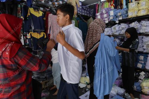 PERSIAPAN KE SEKOLAH
