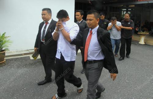 PR02_17082017_BOMBA_RASUAH_BN201708173268