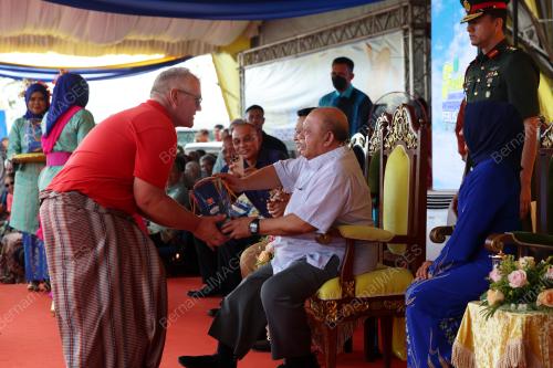 TUANKU SYED SIRAJUDDIN PUTRA JAMALULLAIL