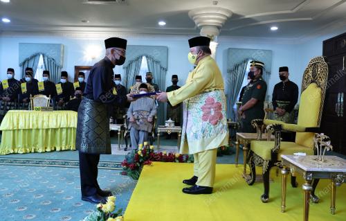 TUANKU SYED SIRAJUDDIN PUTRA JAMALULLAIL