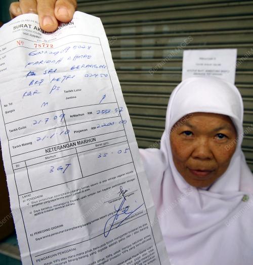 PELANGGAN PAJAK GADAI RISAU