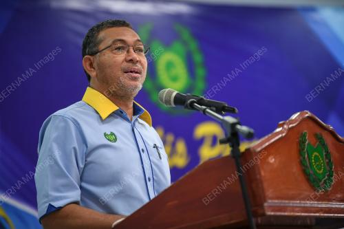 DATUK SERI AZLAN MAN