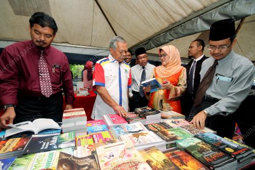 PR02_26022013_KARNIVAL_BUKU