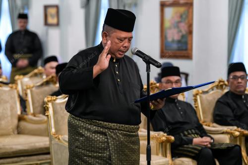 TUANKU SYED SIRAJUDDIN JAMALULLAIL
