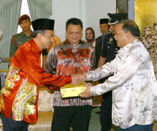 TUANKU SYED SIRAJUDDIN PUTRA JAMALULLAIL