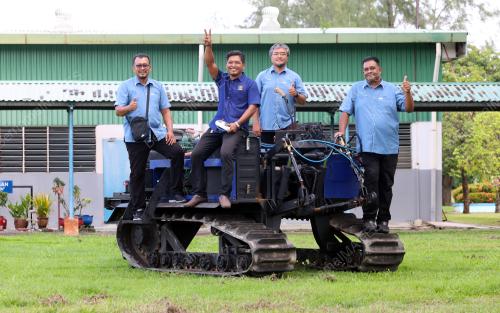 AUROMONOUS TRACTOR