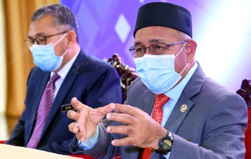 DATUK SERI TUAN IBRAHIM TUAN MAN