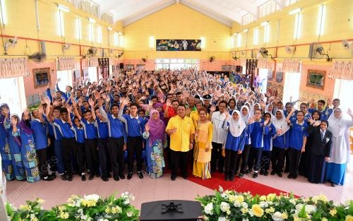 PR03_05042017_TITIAN_KASIH