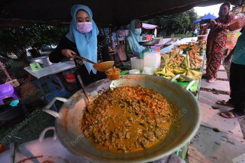 KETUPAT DAUN PALAS