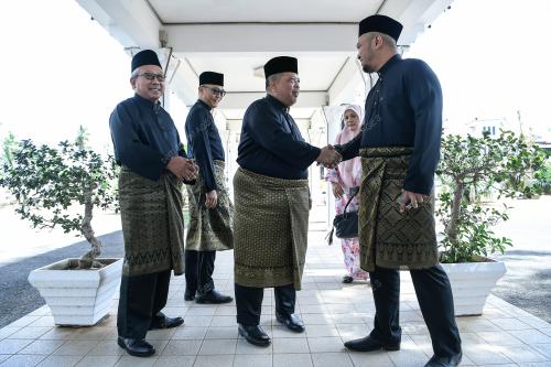 TUANKU SYED SIRAJUDDIN JAMALULLAIL
