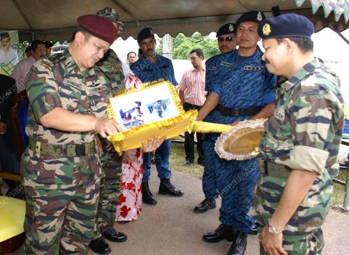 TUANKU FAIZUDDIN PUTRA