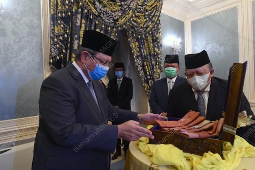 TUANKU SYED SIRAJUDDIN PUTRA JAMALULLAIL