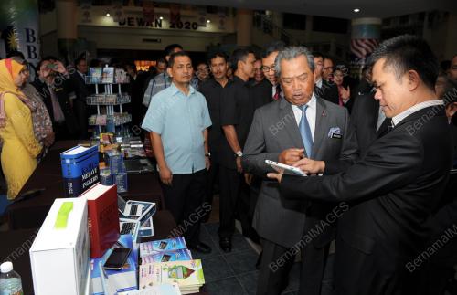 PR03_08102013_MUHYIDDIN_KAMUS