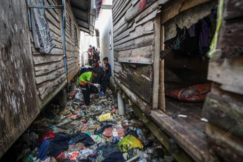 SAMPAH HANYUT