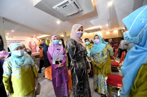DATUK SERI RINA MOHD HARUN