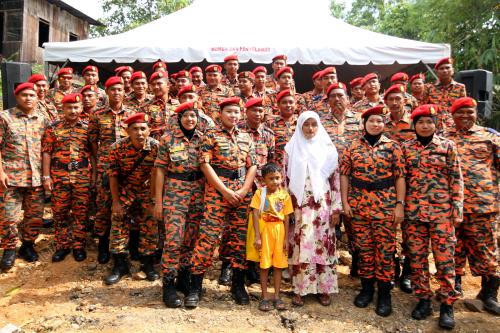 PR03_11072013_BOMBA_RUMAH