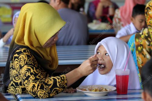 PR03_12012015_MURID_SEKOLAH
