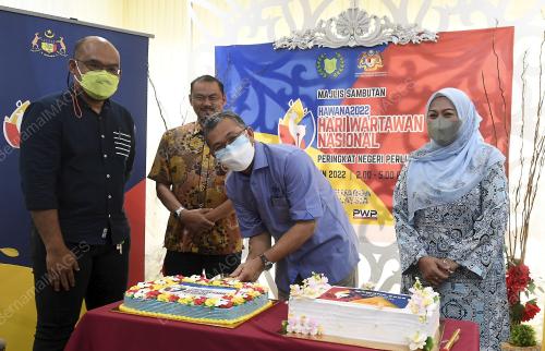 DATUK SERI AZLAN MAN