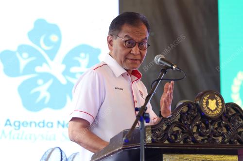 DATUK SERI DR DZULKEFLY AHMAD