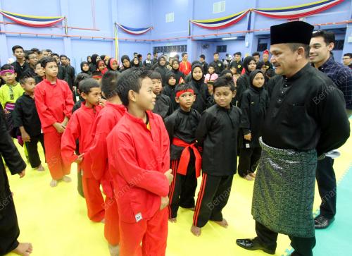 PR03_15062001_SILAT_SENI