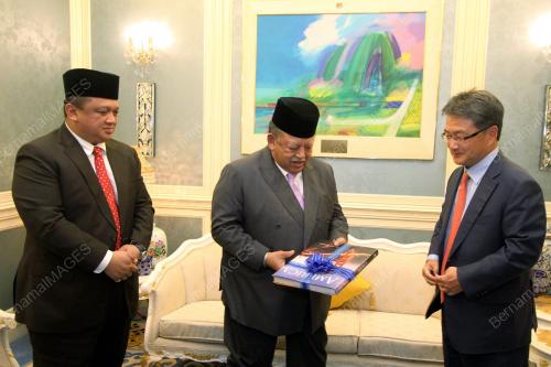 PR03_16042013_ISTANA_ARAU