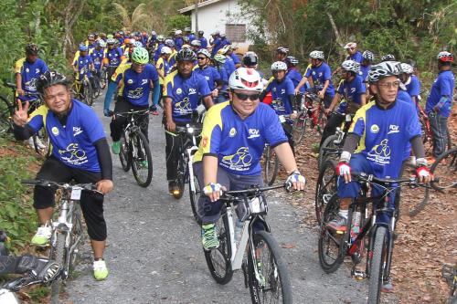 PR03_16042015_KAYUHAN_FGV