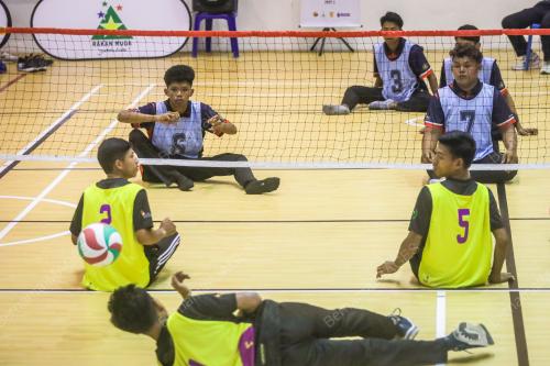 BOLA TAMPAR DUDUK