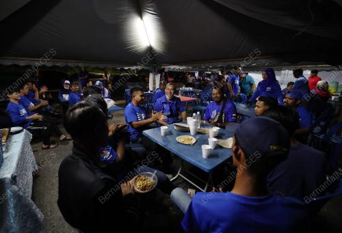 DATUK SERI AZLAN MAN