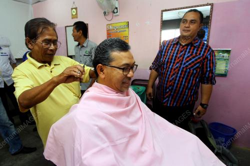 PR03_17032002_GUNTING_RAMBUT